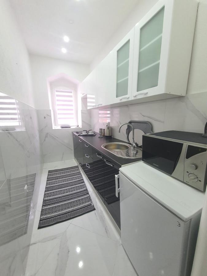 Apartman Din トラヴニク エクステリア 写真